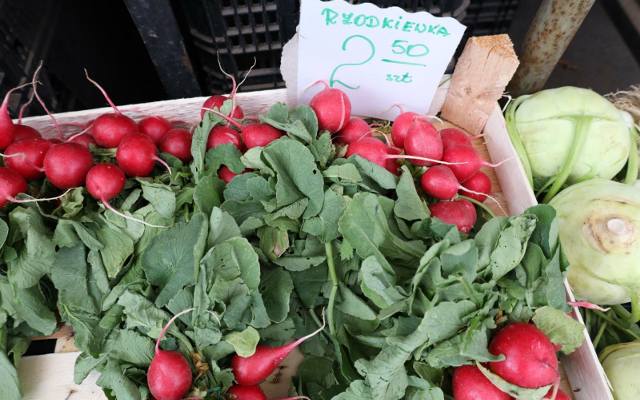 Ceny warzyw na targowiskach przed świętami. Potrzebne nie tylko do sałatki na Wielkanoc