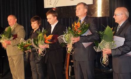 Julian Janikowski, Marcin Słowik-Wilczyński, Kamil Urbański, Mirosław Gęborek i Zbigniew Kopański – laureaci nagrody prezydenta miasta.