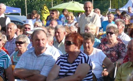 W niedzielnych uroczystościach wzięły udział tłumy rolników z całego powiatu jędrzejowskiego.