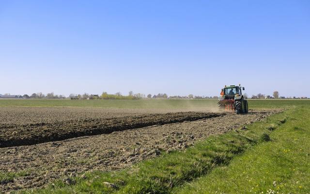 Zmiany w zasadach sprzedaży nieruchomości nierolnych z zasobu rolnego Skarbu Państwa. Sejm odrzucił poprawkę Senatu