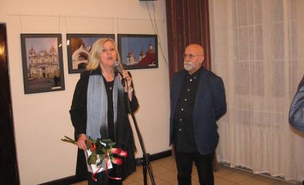 Elżbieta Raczkowska, komisarz wystawy mówiła o fotogafiach Aleksandra Olszewskiego