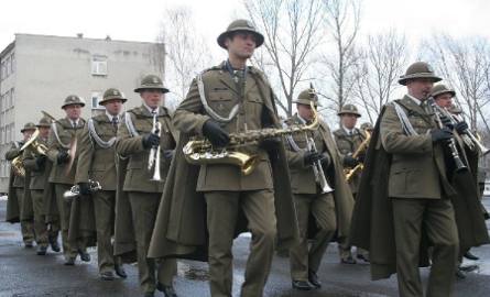 Na uroczystości wystąpiła orkiestra wojskowa.