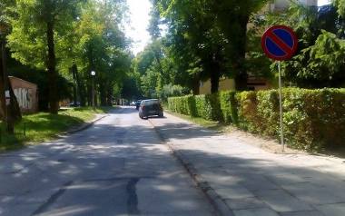 Na ulicy Przelot w Kielcach wprowadzono zakaz postoju. Kierowcy interweniują