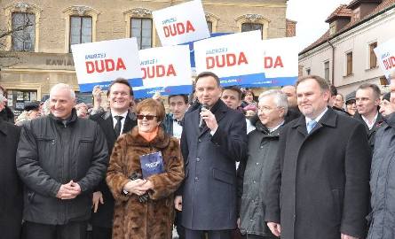 Z mieszkańcami Sandomierza Andrzej Duda spotkał się na Rynku Starego Miasta.