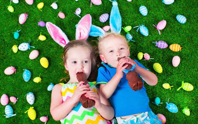 Uwaga na wielkanocne słodycze! Mogą być pełne „chemii” i szkodliwych tłuszczów – ostrzega dietetyk i poleca zdrowsze łakocie dla dzieci