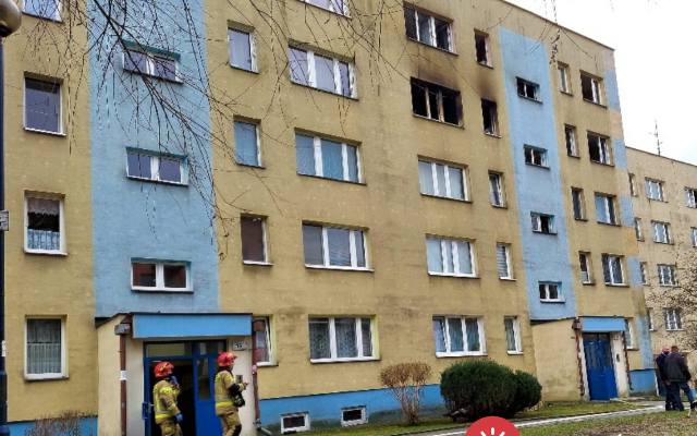 Kraków. Pożar mieszkania na Kurdwanowie. Ewakuowano mieszkańców [ZDJĘCIA]