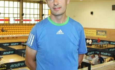 Maciej Stefański z Niemiec ma na koncie złote medale Igrzysk Polonijnych w tenisie stołowym i ziemnym. W Kielcach tez liczy na zwycięstwo.