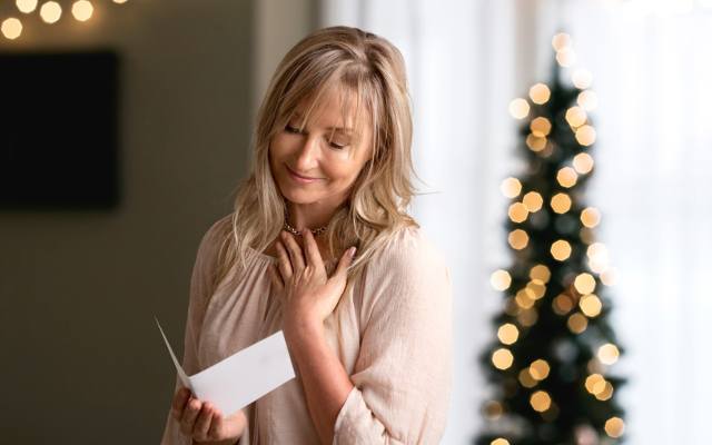 Najpiękniejsze życzenia świąteczne. Jak je składać: SMS czy kartka? Najlepsze bożonarodzeniowe życzenia: wzruszające, religijne i zabawne