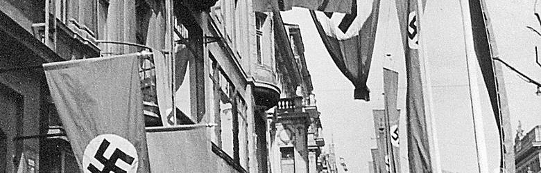 Na łódzkich ulicach zawisły hitlerowskie flagi, m.in. na ul. Piotrkowskiej, która stała się Hitler-Strasse...