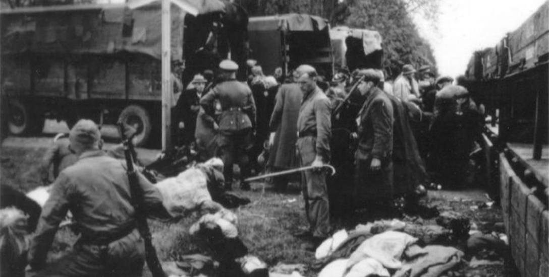 Powiercie (linia kolejki wąskotorowej), przesiadka w drodze do miejsca zagłady w Kulmhof am Nehr (prawdopodobnie grupa łódzkich Żydów; ok. 1942)