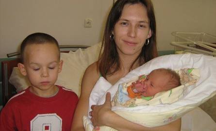Alan Krupa z mamą i bratem