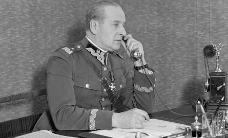 Wieniawa-Długoszowski w swoim biurze. 1934 rok