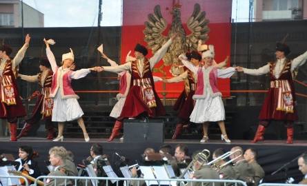 Reprezentacyjny Zespół Artystyczny Wojska Polskiego zaprezentował nie tylko pieśni, ale i tańce narodowe.
