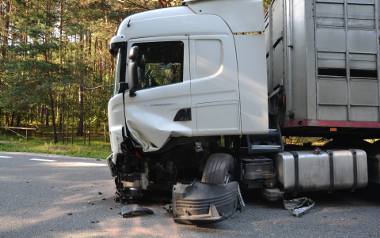 Wypadek w Miedzierzy. Kierowca osobówki zginął po zderzeniu z ciężarówką