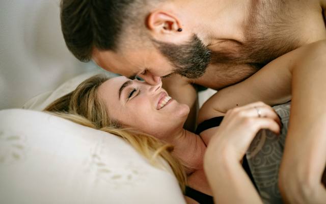 Seks to nie tabu! Jak kochają się Polacy? Wolimy inną pozycję niż „misjonarz”