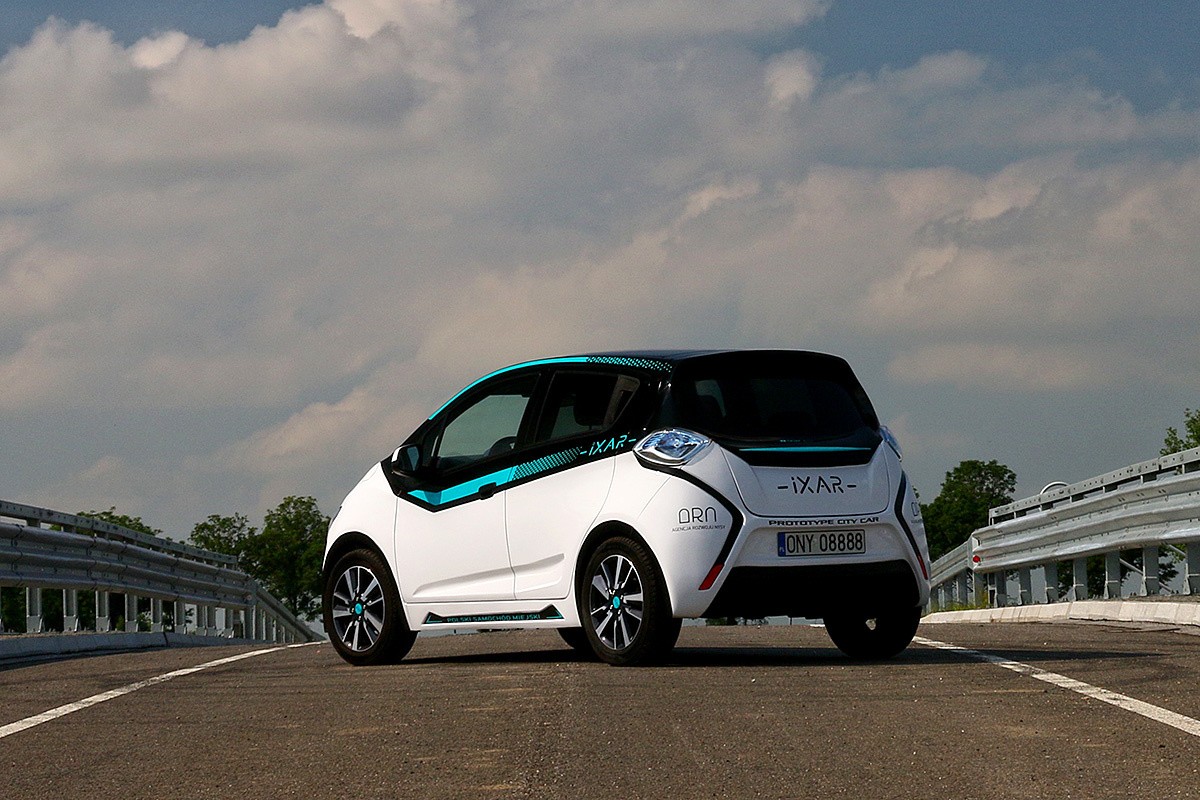 iXAR to nowy elektryczny samochód z Nysy. Pojazd