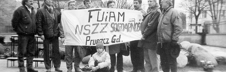 Uczestnikiem grudniowych protestów w Pruszczu Gdańskim był Zenon Skąpski. Na zdjęciu z przełomu lat 80. i 90. stoi drugi od prawej.