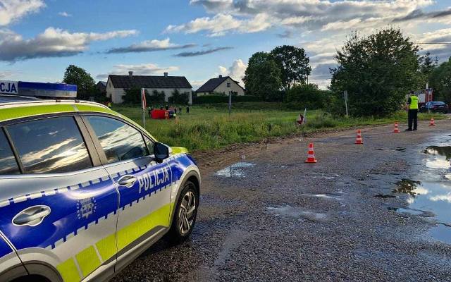 65-letni kierowca nie żyje. Ciało znaleziono w aucie przy drodze w miejscowości Woźnawieś