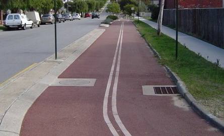 Asfaltowa ścieżka rowerowa - taki powinny powstać w Słupsku.