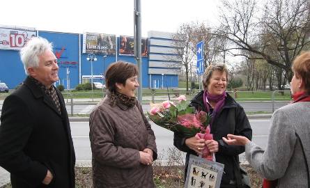 Pani Felicity towarzyszył Zbigneiw Cebula, przewopdncizący Zakladowej "Solidarności" w Fabryce Broni