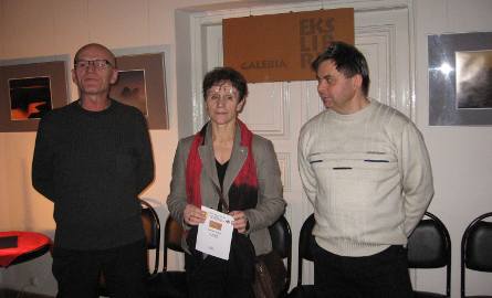 O wystawie mówiła Barbara Polakowska, Z lewej- Dariusz Stelmach