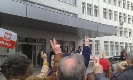 Bydgoszcz. Protestowali przeciwko usunięciu historii ze szkół [zdjęcia]