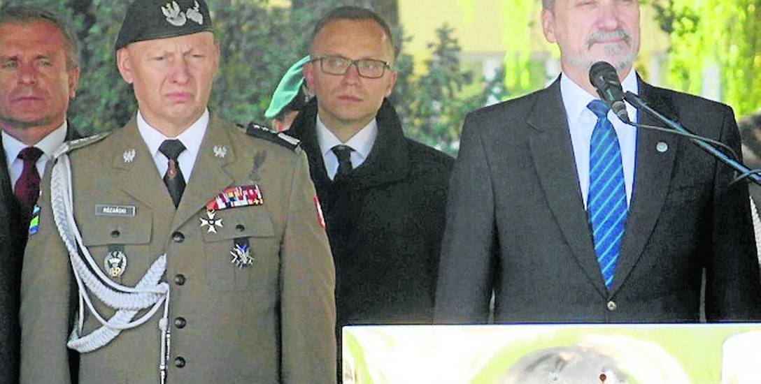 Rozmowy ze zdymisjonowanymi generałami można streścić właściwie jednym zdaniem: „Macierewicz niszczy polską armię”