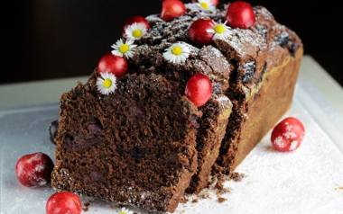 Szybkie ciasto czekoladowe z czereśniami.