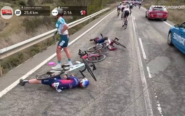 Kolarstwo. Marianne Vos z triumfem na trzecim etapie La Vuelta Femenina 2024. Groźny wypadek na trasie. Kolarka w szpitalu 
