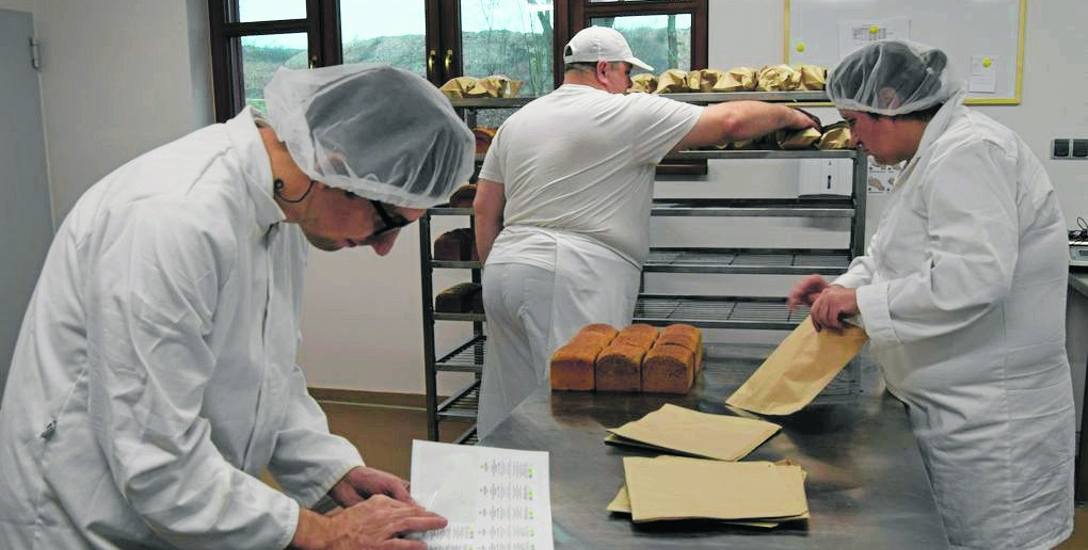 Piekarnia w Zakładzie Aktywności Zawodowej wypieka chleby na potrzeby własne gospodarstwa w Juchowie i na sprzedaż