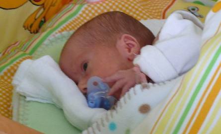 Drugi urodził się Igor. Przyszedł na świat o godzinie 8.26, ważył 2030 gramów, mierzył 45 centymetrów.