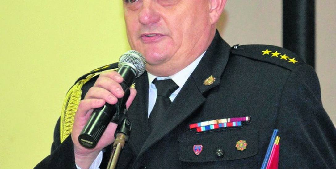 Robert Słowikowski, komendant zawodowych strażaków  jako jeden piątki radnych Lubska opowiedział się za budową remizy