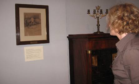 Prawdziwym rarytasem jest narysowany ołówkiem i kredką portret Samuela Lindego, naszkicowany przez Fryderyka. Chopina. Do radomskiego muzeum trafił w