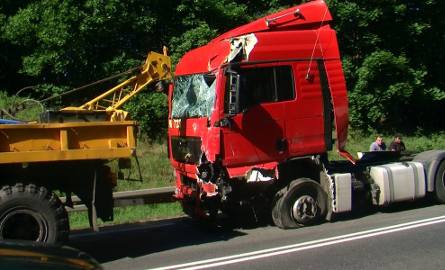 Zderzenie dwóch ciężarówek w Klęczkowie [zdjęcia, wideo]