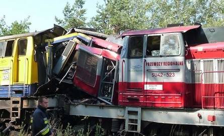 Czołowe zderzenie pociągów relacji Szczecinek - Słupsk. Dużo osób jest rannych (wideo, zdjęcia)