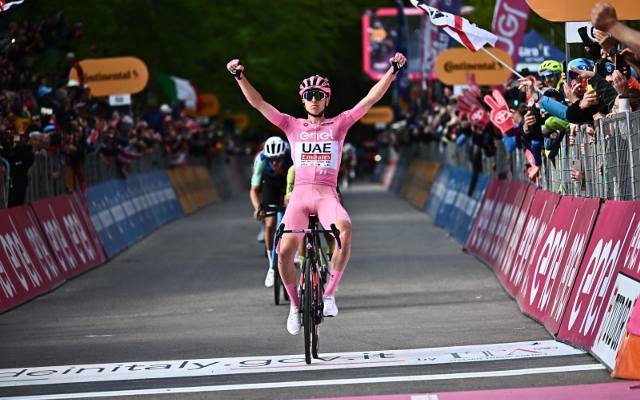 Tadej Pogacar ponownie zwycięski na etapie Giro d'Italia. Wielka rola Rafała Majki. Powiększenie przewagi przez Słoweńca 