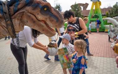 Niezmiennie rzesze turystów przyciąga także park Zatorland, największy park ruchomych dinozaurów w Europie Środkowej