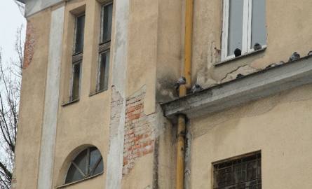 W opłakanym stanie jest budynek przy ulicy Staszica w Kielcach, w którym kiedyś znajdowała się policyjna Izba Dziecka.