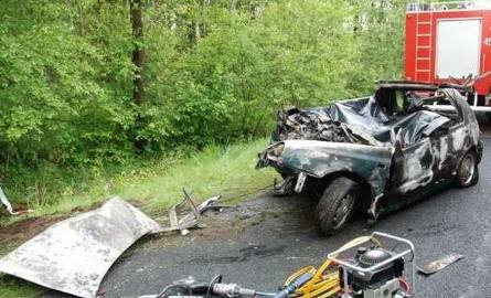 W tym wypadku zginęły trzy osoby - dwóch mieszkańców powiatu parczewskiego, w wieku 19 i 22 lat oraz młoda dziewczyna.
