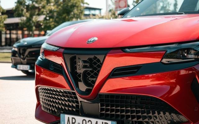 Alfa Romeo Junior Veloce 54 kWh 280 KM. Pierwsza jazda, wrażenia, dane techniczne i ceny