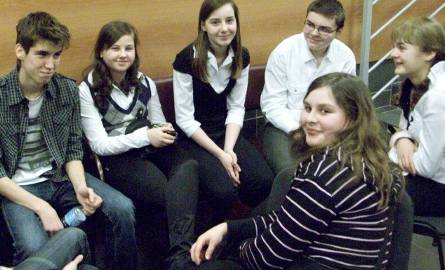 Uczniowie z głogowskich gimnazjów w napięciu oczekiwali wyników konkursu.