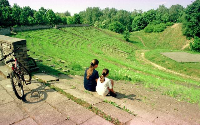Nie do wiary! Tak wyglądał Poznań w 2000 roku. Rozpoznajesz te miejsca? Zobacz zdjęcia sprzed 24 lat