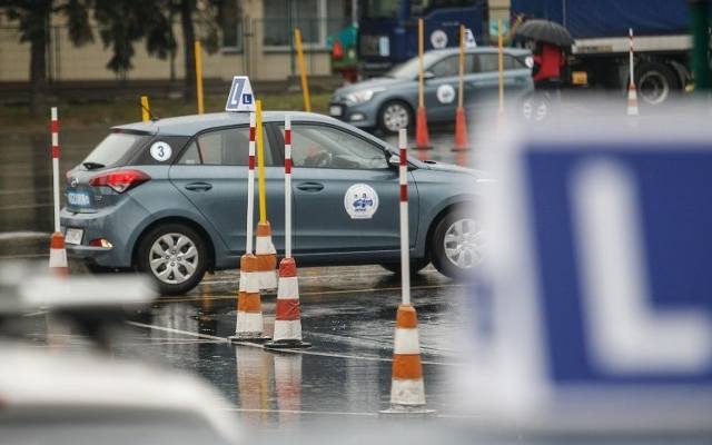 Egzamin teoretyczny na prawo jazdy. Wiemy w których miastach najłatwiej zdać 