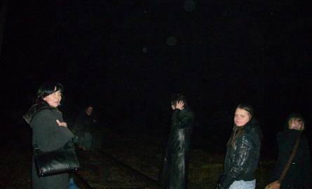Pasażerowie drugiego pociągu musieli w ciemnościach przejść około 3 kilometrów
