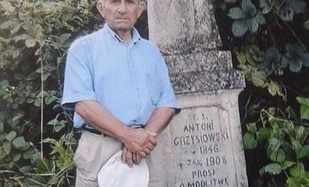 Pan Kazimierze przy bgrobie dziadka Antoniego Grześkowskiego