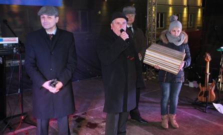 O północy życzenia na Nowy Rok mieszkańcom złożył burmistrz Białobrzegów Wiesław Banachowicz.