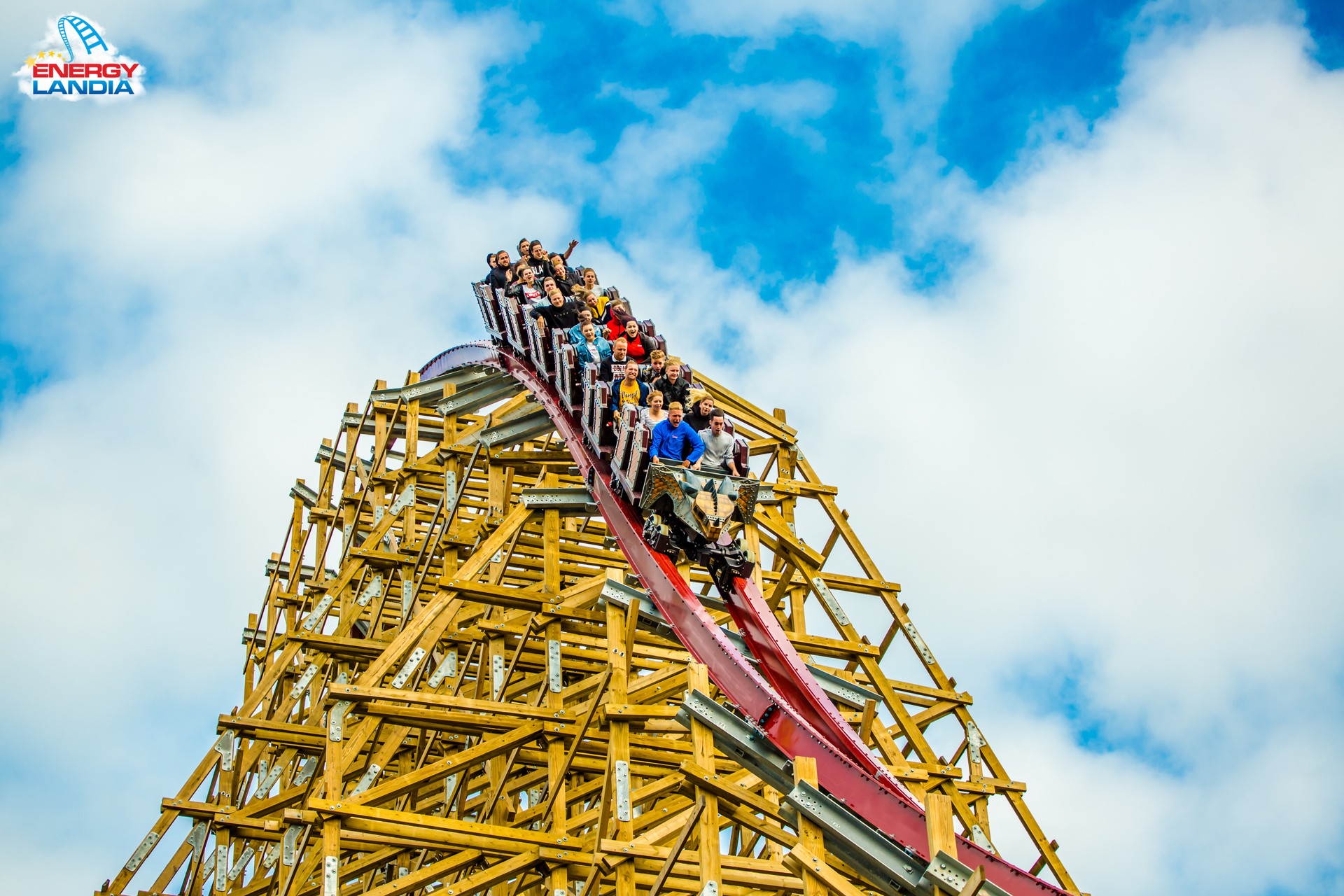 Zator W Pi tek Mo na Wej Do Parku Rozrywki Energylandia Za P Ceny 