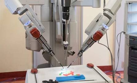 Prezentacja robota chirurgicznego da Vinci w Szpitalu Miejskim