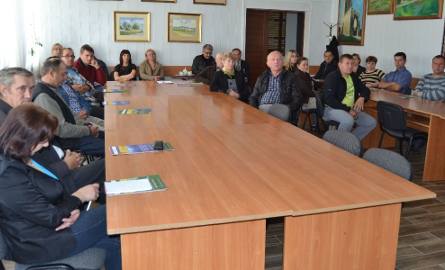 Szkoleniem zorganizowanym w Szydłowie przez Agencję Restrukturyzacji i Modernizacji Rolnictwa było zainteresowanych wielu rolników.