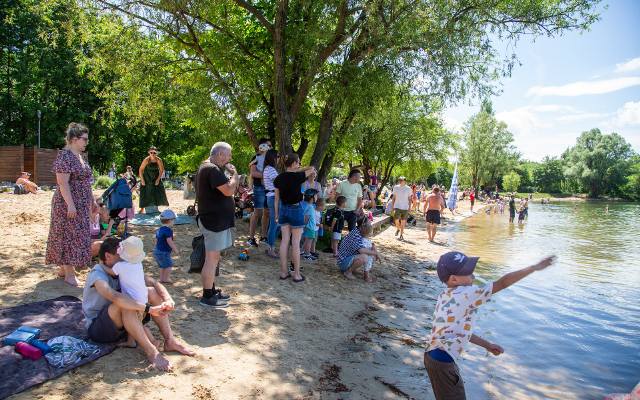 Mieszkańcy Krakowa bawią się na Pikniku Chorwackim przy zalewie Bagry. Atrakcji nie brakuje!